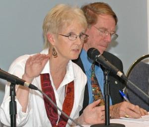 Au premier plan, Dr Heather Eaton et à ses côtés  Dr. Arthur Dahl