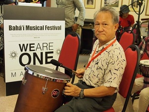 Le participant le plus âgé du Festival, 62 ans, l’oncle Chin venu de Sabah, s’est joint avec enthousiasme à la composition musicale.