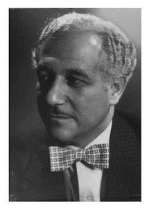 Hasan Muvaqqar Balyuzi (1908-1980) était un descendant d’un beau-frère du Báb, le précurseur de Bahá’u’lláh. M. Balyuzi était un linguiste exceptionnel, historien, auteur et diffuseur. Il a été nommé Main de la Cause de Dieu par Shoghi Effendi, en octobre 1957.