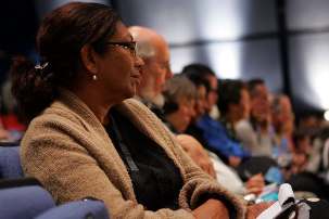 La Convention internationale bahá’íe a lieu tous les cinq ans afin d’élire la Maison universelle de justice, mais aussi pour donner aux délégués l’opportunité de consulter les uns avec les autres.
