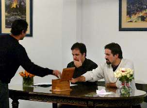 Les 20 et 21 avril dernier, dans des milliers de localités de par le monde, les bahá’ís ont voté pour élire les neuf membres des assemblées spirituelles locales. Cette photo a été prise à Buenos Aires.