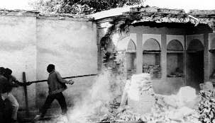 La maison du Báb à Shiraz en Iran, où Il a déclaré être le nouveau messager divin, a été détruite il y a exactement 30 ans cette année par la populace avec l’assistance de Gardiens de la révolution.