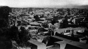 Téhéran, la ville où Bahá’u’lláh est né en 1817. Cette photographie a été prise aux alentours de 1930. ( photo copyright Communauté bahá’íe internationale)