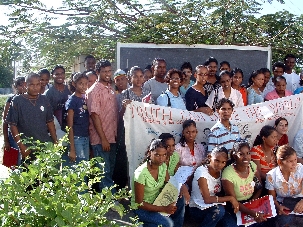 En Guyana, des jeunes gens engagés dans le programme Youth Can Move the World (Les jeunes peuvent faire bouger le monde) ont participé à la collecte d’informations dans le cadre d’une étude sur la corrélation entre la croyance religieuse et la propagation du SIDA