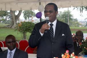 Le président de la Cour suprême de l’Ouganda, l’honorable Justice Benjamin J. Okodi, était l’invité d’honneur des célébrations marquant le jubilé d’or de la maison d’adoration bahá’íe de Kampala.