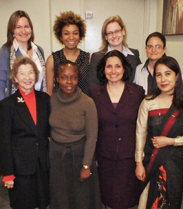 Quelques unes des déléguées bahá’íes présentes à la 56ème session de la Commission de la condition de la femme qui s’est tenue à New York du 27 février au 9 mars.