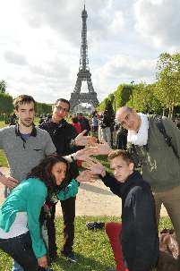 Dimanche 12 mai 2013, les bahá'ís de France se joignent à une campagne internationale pour demander leur libération immédiate ainsi que pour attirer l’attention sur la détérioration de la situation des droits de l’homme en Iran.