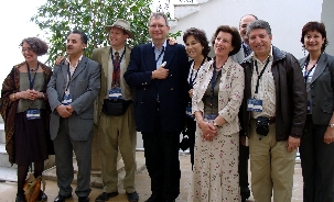 Les neuf membres de l’Assemblée spirituelle nationale de France ont pu faire le déplacement en Terre Sainte et participer physiquement au processus électoral bahá’í, qui comprend en plus du vote, des débats et consultations