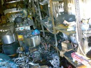 L’intérieur d’un magasin de vente et de réparation d’appareils électroménagers tenu par un bahá’í à Rafsanjan après un incendie criminel le 15 novembre. Celui-ci a provoqué des dégâts dépassant plusieurs dizaines de milliers de dollars.