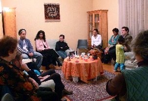 Par exemple à Strasbourg, les bahá’ís ont célébré la Naissance de Bahá’u’lláh au centre bahá’í en débutant la commémoration par des prières et des textes