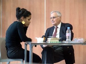 Roxana et Monsieur Nakhjavani lors de la session de formation sur l’ordre administratif à Grenoble