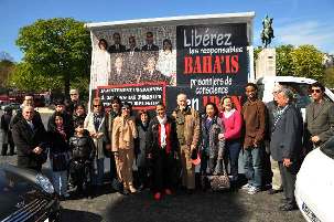 Un groupe de personnes, en provenance de province et de la région parisienne, s’est retrouvé place du Trocadéro pour accompagner et marquer cette journée d’action.