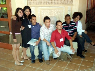 La conférence comportait de nombreux jeunes participants.