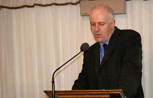 Le ministre des Affaires étrangères, Bill Rammell, lit le message du Premier ministre, Gordon Brown, à la réception de Ridván, organisée le 22 avril par les « All-Party Parliamentary Friends of the Baha’is ».