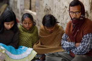 Des citoyens de Bihar Sharif dans l’état de Bihar, au nord-est de l’Inde, sont rassemblés pour des prières. Des consultations vont bientôt débuter au sujet de la construction, à cet endroit, d’une maison d’adoration bahá’íe locale.