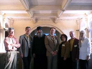 De gauche à droite : Yves Garaudeau (catholique) - Pasteur Jean-Guy Presles (adventiste) - l'Hygoumène Barsanuphe (Pasteur russe orthodoxe et administrateur de la CMRP) - Ghaleb Bencheikh (Président de la CMRP) - Floria Isphahani (bahá’íe) - Henri Couturier (catholique) - Asma Ouchoual (musulmane)