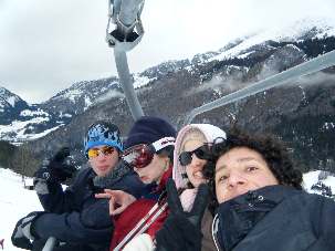 Du rire jusque sur les pistes, malgré un temps maussade.