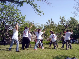 Le groupe Patch Work a présenté une chorégraphie à un public familial lors d'une fête champêtre en avril dernier.