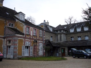 Le Prieuré de Palis, situé à  La Houssaye-en Brie dans la Seine et Marne, où s’est déroulée la retraite inter-spirituelle organisée par le Forum 104.