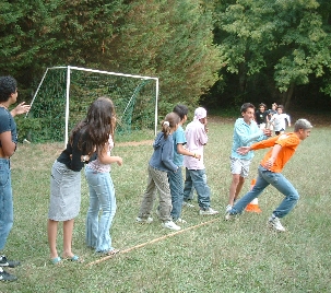 Pratiquer des activités sportives et des jeux collectifs pour cultiver l‘esprit d‘équipe et développer ses aptitudes physiques