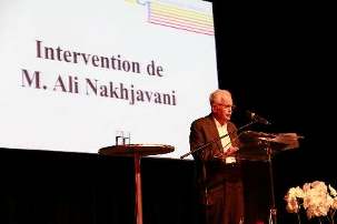 M. Ali Nakhjavani intervenant lors de l’ouverture de la conférence des jeunes