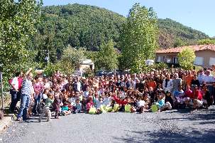 Quelque 235 participants, de 7 mois à 98 ans, originaires de France mais aussi de Guinée Équatoriale, Guyane, îles Caïmans, Madagascar, Maroc et Martinique ont participé à l’édition 2009 de l’école d’été bahá’íe.