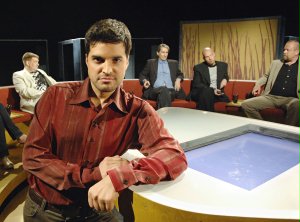 Aram Aflatuni, lors de l’enregistrement de son émission télé. Il travaille pour la télévision depuis 11 ans