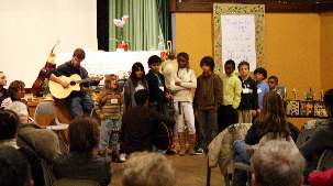 Les enfants ont également contribué à la richesse du rassemblement de Vogüe en offrant des chants à l’auditoire
