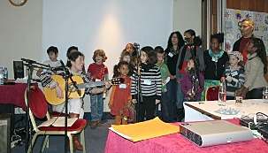 … telle la chorale des enfants formée spécialement pour cette occasion.