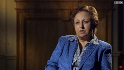 Mme Shirin Ebadi, éminente avocate iranienne et lauréate du prix Nobel de la paix, est interviewée dans Iranian Revolutionary Justice (Justice révolutionnaire iranienne). (photo : BBC/capture d’écran)