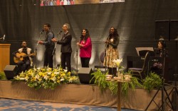 Une prestation musicale à la réception du Naw-Rúz à Jérusalem.