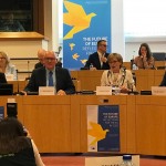 Le vice-président de la Commission européenne, Frans Timmermans (au centre à gauche) : « La seule voie à suivre pour une société aussi diversifiée que l’Europe est de parvenir à une compréhension commune des valeurs que nous partageons. »