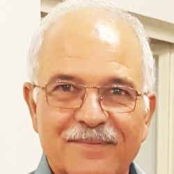 Farhang Amiri, âgé de 63 ans, a été assassiné à l’extérieur de son domicile le 26 septembre 2016 dans la ville de Yazd, en Iran, où lui et sa famille résidaient depuis longtemps.