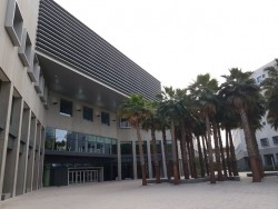 Le séminaire « Tolérance dans les EAU : Histoires et réflexions sur la tolérance religieuse et l’État-nation moderne » a eu lieu sur le campus de l’université de New York à Abu Dhabi aux Émirats arabes unis, du 13 au 14 novembre 2017. (Photo disponible sur Wikimedia Commons)