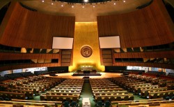 NATIONS UNIES, publié le 21 décembre 2017 - Le mardi 19 décembre 2017, l’Assemblée générale des Nations unies a appelé l’Iran à mettre fin aux violations des droits de l’homme, y compris à sa persécution des membres de la foi bahá’íe, la plus grande minorité religieuse non musulmane du pays.