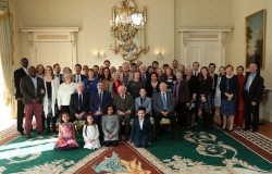 Le président Michael D. Higgins a organisé cette semaine une réception pour les représentants de la communauté bahá’íe d’Irlande.