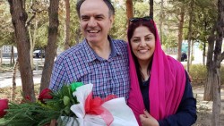 Vahid Tizfam et sa femme, Furuzandeh Nikumanesh, réunis après ses dix ans d’emprisonnement