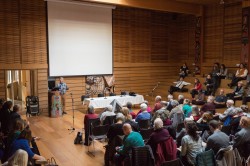 John Borrows, titulaire de la chaire de Recherche du Canada en droit autochtone à la faculté de Droit de l’université de Victoria