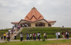 Plus de 300 personnes, principalement des villes voisines, ont visité dimanche la maison d’adoration du Norte del Cauca, en Colombie.