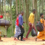 Trois nouveaux courts-métrages complémentaires à « Un cercle grandissant » ont été mis à disposition aujourd’hui sur Bahai.org. Cette scène montre des personnes d’une communauté de la République démocratique du Congo, l’une des régions illustrées dans le documentaire.