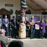 La publication d’un livre de prières bahá’íes en langue maorie a été célébrée dans un lieu de rencontre de la communauté maorie près de Hamilton, en Nouvelle-Zélande.