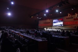 Plus de 3 200 personnes ont assisté à la récente conférence des Nations unies sur les migrations, à Marrakech, au Maroc. (Photo ONU/Sebastien Di Silvesto)