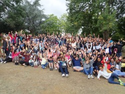 Photo de groupe des participants à l’école d’été aux Jardins de l’Anjou à La Pommeraye, près d’Angers