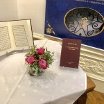 L’exposition « De l’Orient à l’Occident : à la rencontre du Báb et de Bahá’u’lláh » présente de nombreux écrits de la foi bahá’íe.