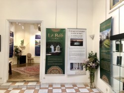 Un aperçu de l’exposition organisée par le Bureau des affaires extérieures des bahá’ís de France à l’occasion du bicentenaire de la naissance du Báb.