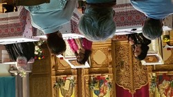 Dimanche 18 octobre de 14h à 15h30, Mme Nadafi (à gauche sur la photo) était présente à la Paroisse roumaine orthodoxe de Strasbourg avec trois autre représentants des religions.