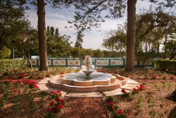 Une fontaine dans le jardin du Riḍván situé à Akka en Terre sainte où Bahá’u’lláh aimait venir se reposer.