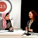 Taghreed Al Doghmi, présentateur à Radio Al-Balad, et Tahani Ruhi, du Bureau bahá’í des affaires extérieures, explorent le potentiel des médias en tant que force de progrès social.