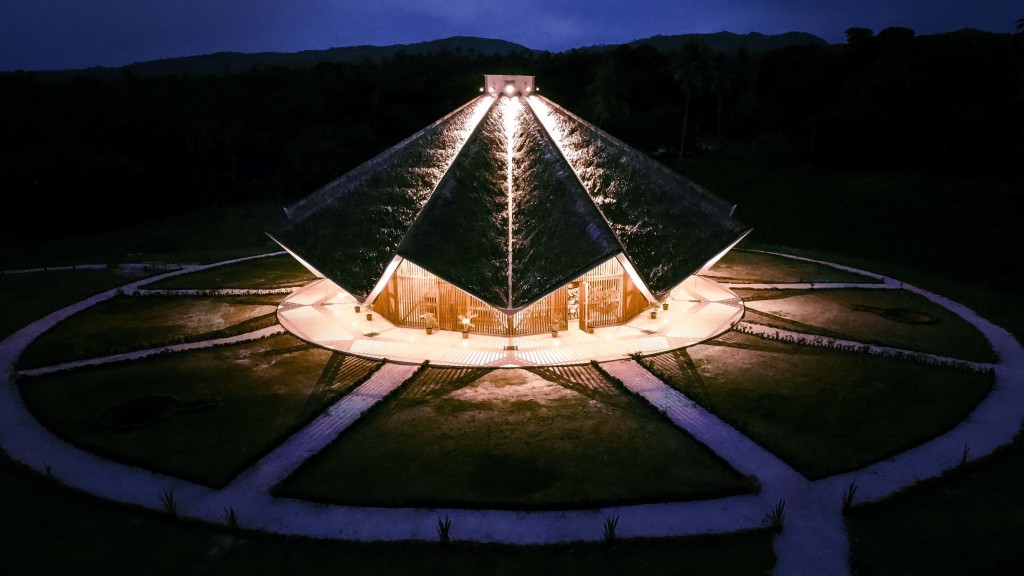 Vue aérienne de la maison d’adoration bahá’íe à Tanna.