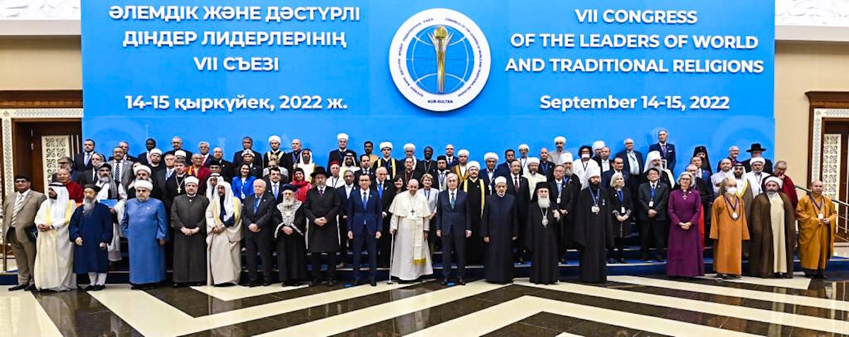 Délégués au 7e Congrès des responsables des religions mondiales et traditionnelles.